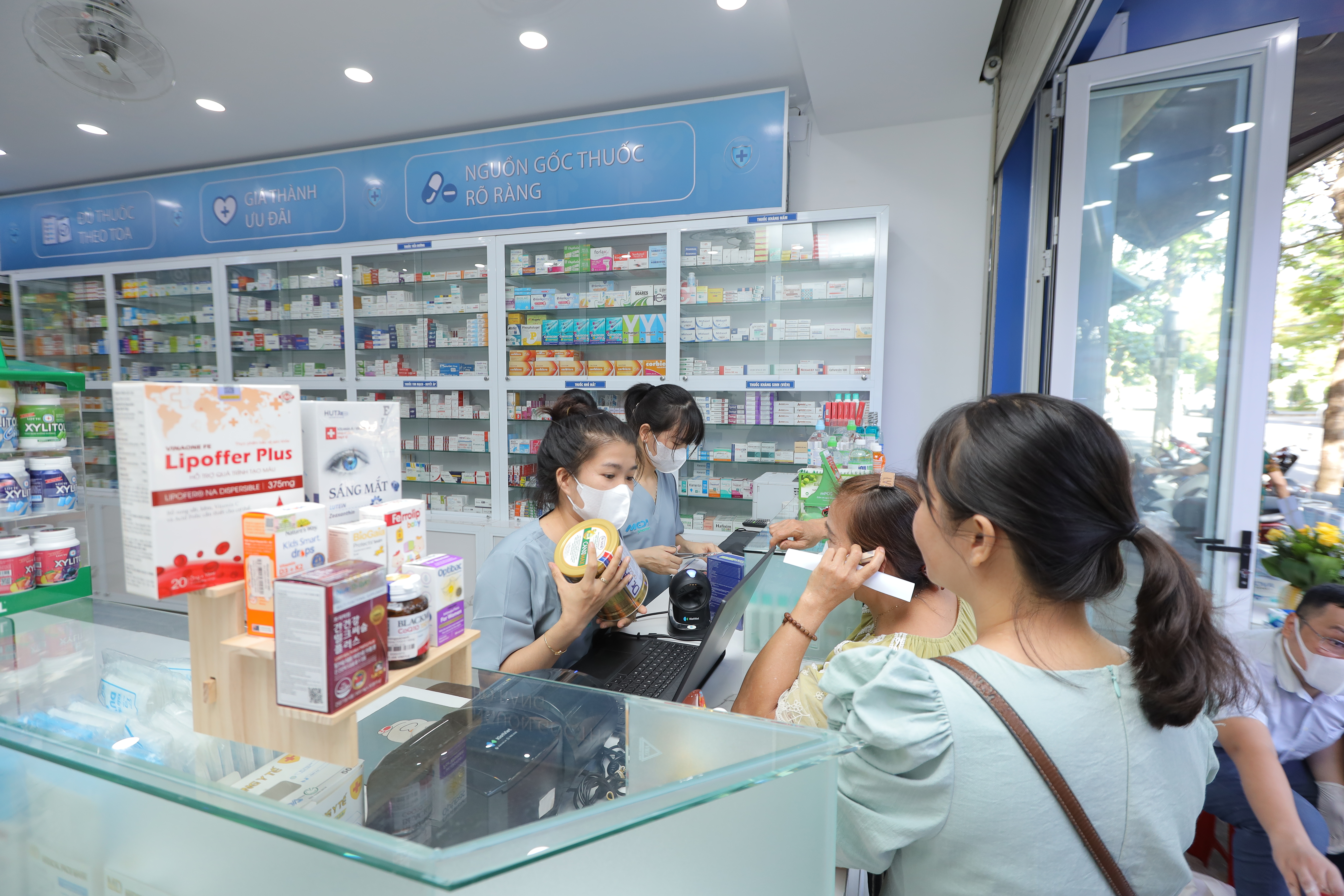 Vitamin D: Công dụng, liều dùng, tác dụng phụ và những điều dược sĩ cần biết